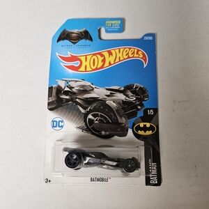 Hot Wheels Batmobile Silver 2016‎